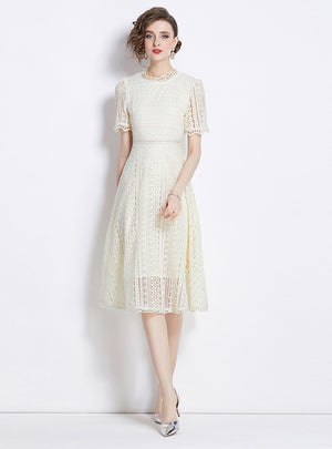 Short-sleeved Silm Waist Lace Dress