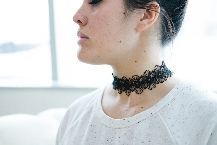 Let the Choker Make You More Fashionable
