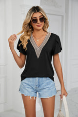 V-neck Short Sleeve Solid Color T-shirt
