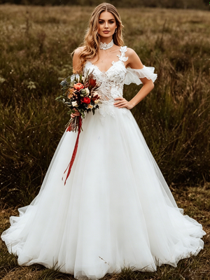 White Tulle Straps Lace Applique Wedding Dress