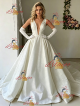 White V-neck Sleeveless Wedding Dress