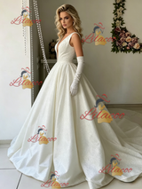 White V-neck Sleeveless Wedding Dress