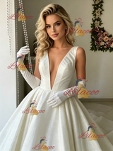 White V-neck Sleeveless Wedding Dress