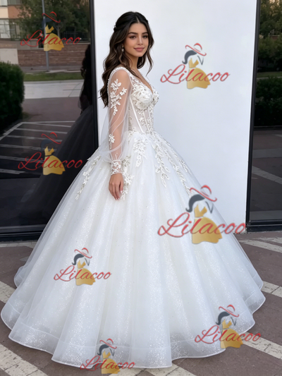White Tulle V-neck Appliques Quinceanera Dress