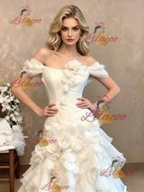 White Tulle Strapless Flower Wedding Dress
