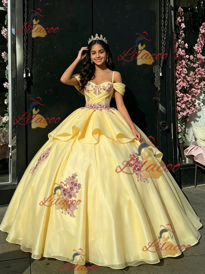 Yellow Tulle Sapghetti Straps Appliques Quinceanera Dress