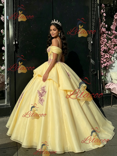 Yellow Tulle Sapghetti Straps Appliques Quinceanera Dress