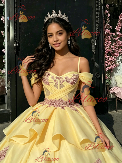 Yellow Tulle Sapghetti Straps Appliques Quinceanera Dress