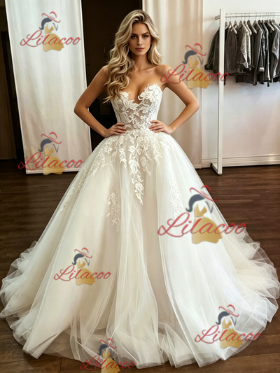 White Tulle Strapless Appliques Wedding Dress