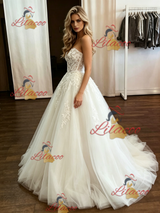 White Tulle Strapless Appliques Wedding Dress