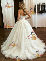 White Tulle Strapless Appliques Wedding Dress