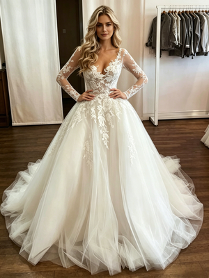 White Tulle Appliques Long Sleeve Wedding Dress