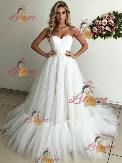 White Tulle Strapless Wedding Dress