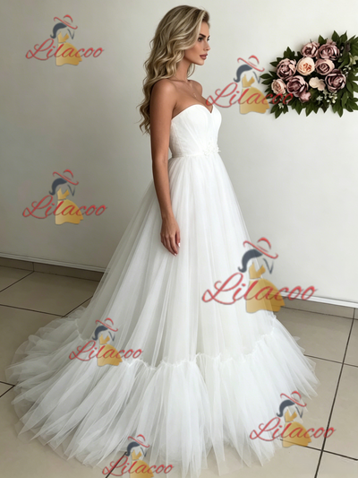White Tulle Strapless Wedding Dress