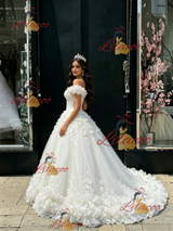White Tulle Off thwe Shoulder Appliques Quinceanera Dress