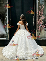 White Tulle Off thwe Shoulder Appliques Quinceanera Dress