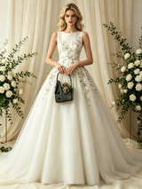 Tulle Scoop Neck Appliques Wedding Dress