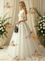Tulle Scoop Neck Appliques Wedding Dress