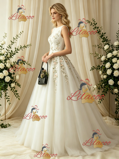 Tulle Scoop Neck Appliques Wedding Dress