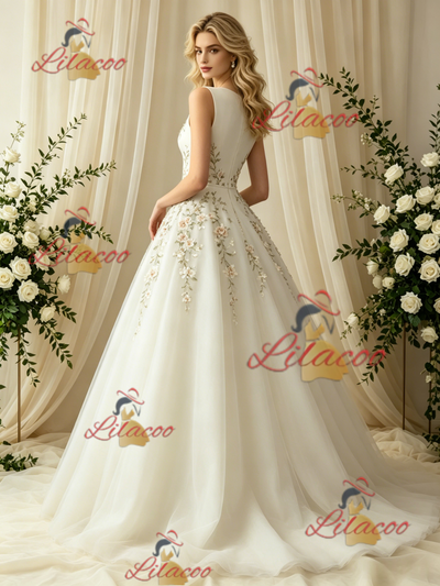 Tulle Scoop Neck Appliques Wedding Dress
