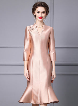 Champagne Satin V-neck Mother Of The Bride Dress