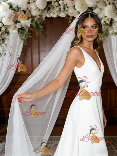 White V-neck Pleats Sleeveless Wedding Dress