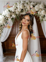 White V-neck Pleats Sleeveless Wedding Dress