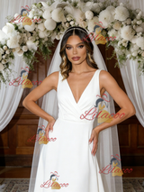 White V-neck Pleats Sleeveless Wedding Dress