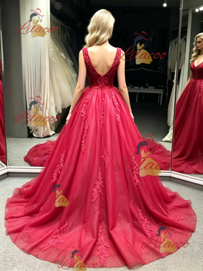 Red Tulle V-neck Appliques Prom Dress