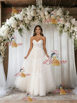 White Tulle Strapless Appliques Wedding Dress