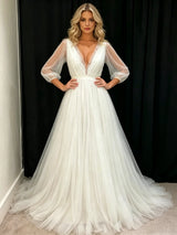White Tulle V-neck Short Sleeve Pleats Wedding Dress