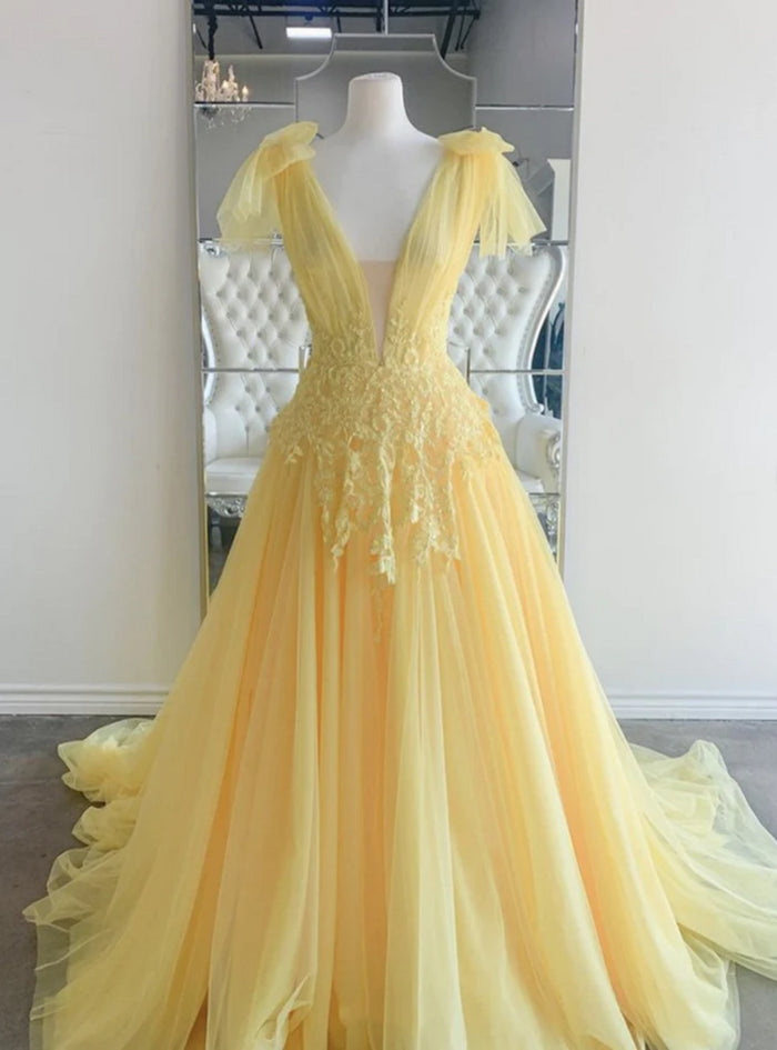Yellow Tulle V-neck Appliques Prom Dress