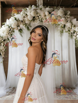 White Tulle Strapless Appliques Wedding Dress