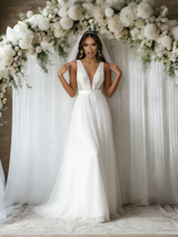 White Tulle V-neck Pleats Wedding Dress