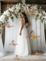 White Tulle V-neck Pleats Wedding Dress