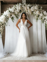 White Tulle V-neck Pleats Wedding Dress