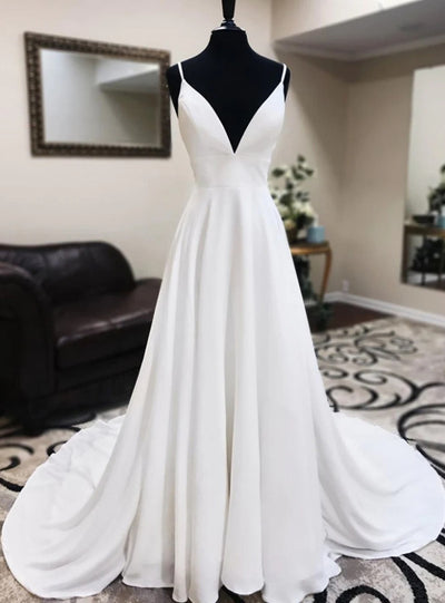 White Deep V-neck Backless Lace Wedding Dress
