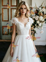 White Tulle V-neck Flower Wedding Dress