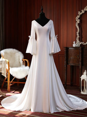 White Satin V-neck Long Sleeve Wedding Dress