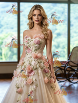 Ivory Tulle Scoop Neck Appliques Wedding Dress