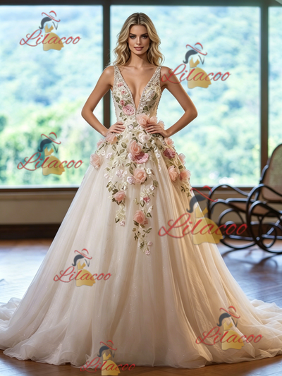 Ivory Tulle V-neck Appliques Wedding Dress