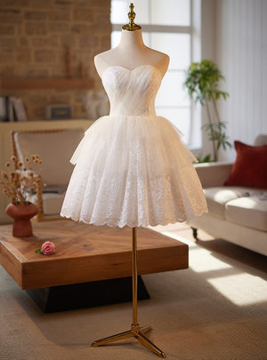 White Tulle Lace Strapless Wedding Dress