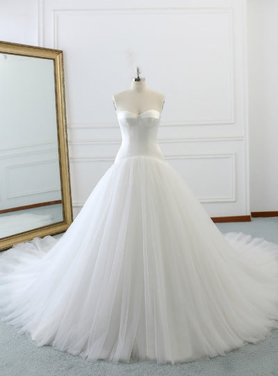 White Sweetheart Neck Tulle Satin Wedding Dress