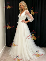 White Tulle V-neck Short Sleeve Pleats Wedding Dress