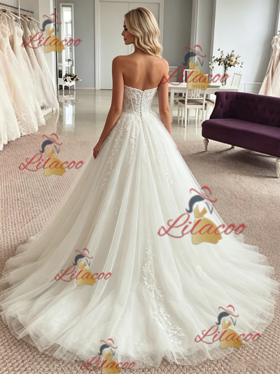 White Tulle Strapless Appliques Wedding Dress