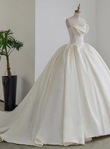 Vintage White Satin Strapless Pleats Wedding Dress