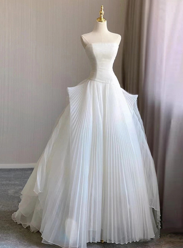 White Tulle Strapless Pleats Wedding Dress