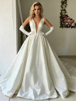 White V-neck Sleeveless Wedding Dress