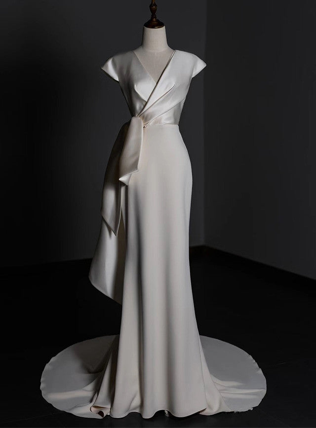 Ivory V-neck Backless Wedding Dress