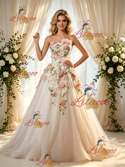Ivory Tulle Strapless Appliques Wedding Dress